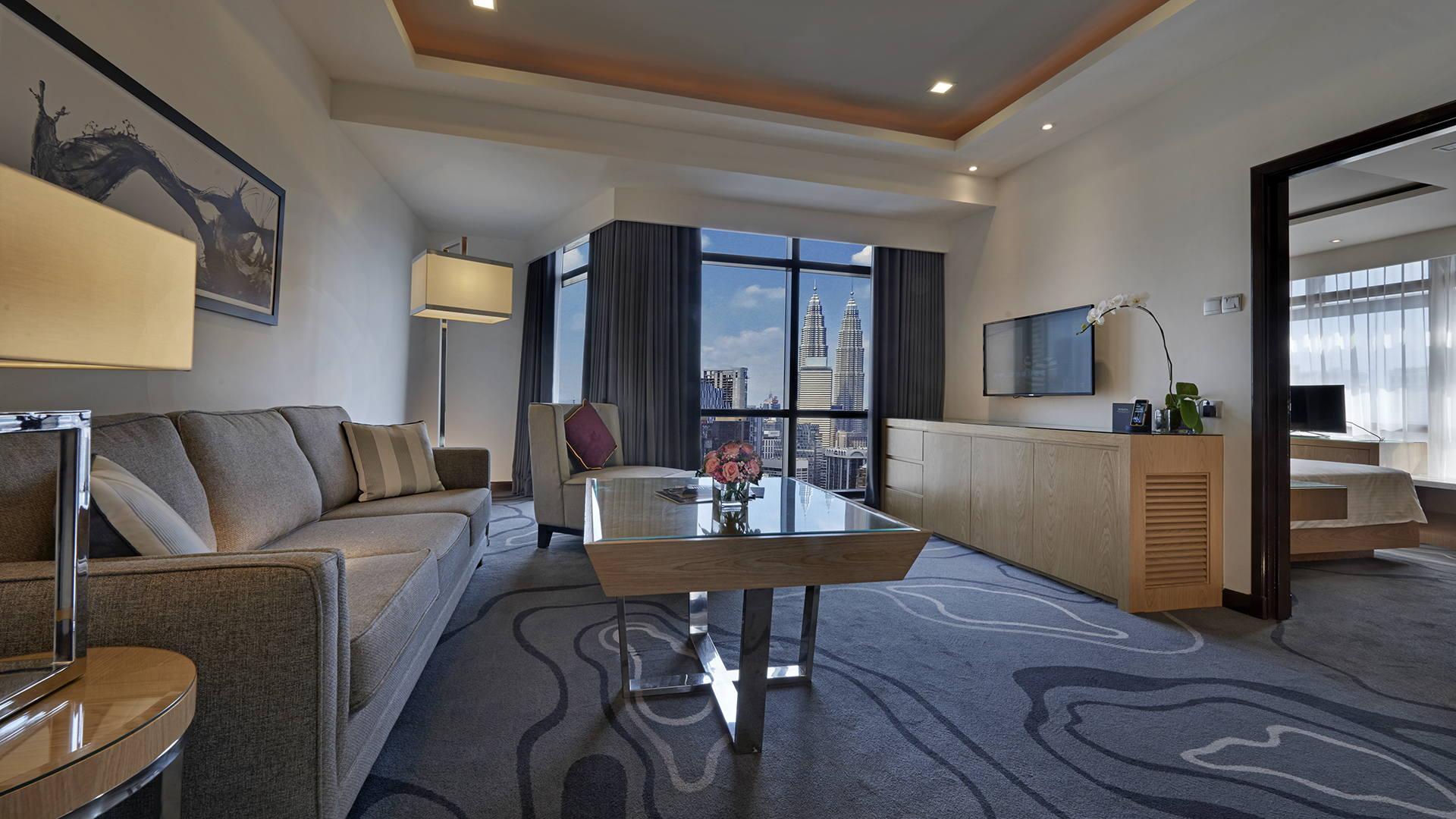 Berjaya Times Square Hotel, Kuala Lumpur Dış mekan fotoğraf Living room of a suite